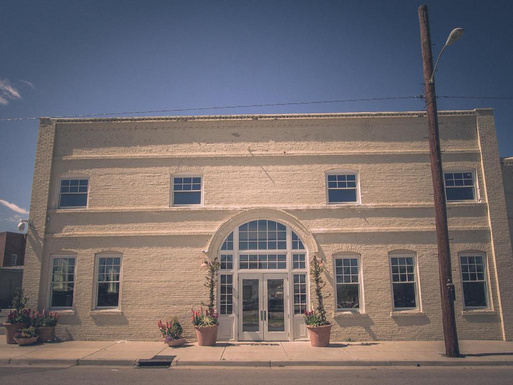 The Inn At The Crossroads Lake City Exterior photo
