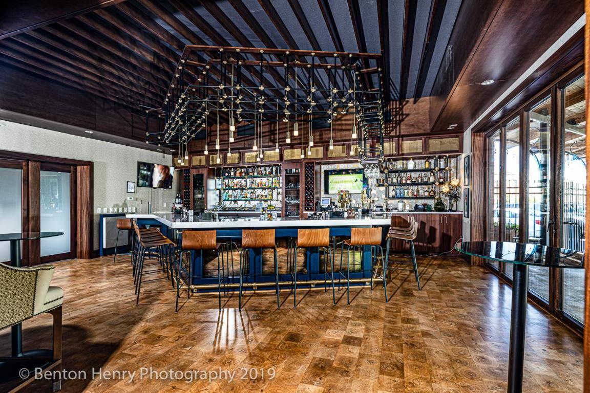 The Inn At The Crossroads Lake City Exterior photo